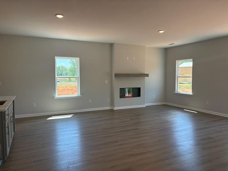 Spacious, unfurnished interior of a new home in Cedar Farms, Winder (Image 10).