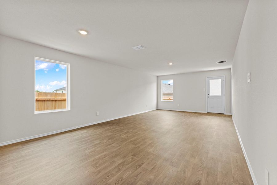 Spacious, unfurnished interior of a new home in Sunset Oaks, Maxwell (Image 12). Spacious, unfurnished interior of a new home in Sunset Oaks, Maxwell (Image 12).
