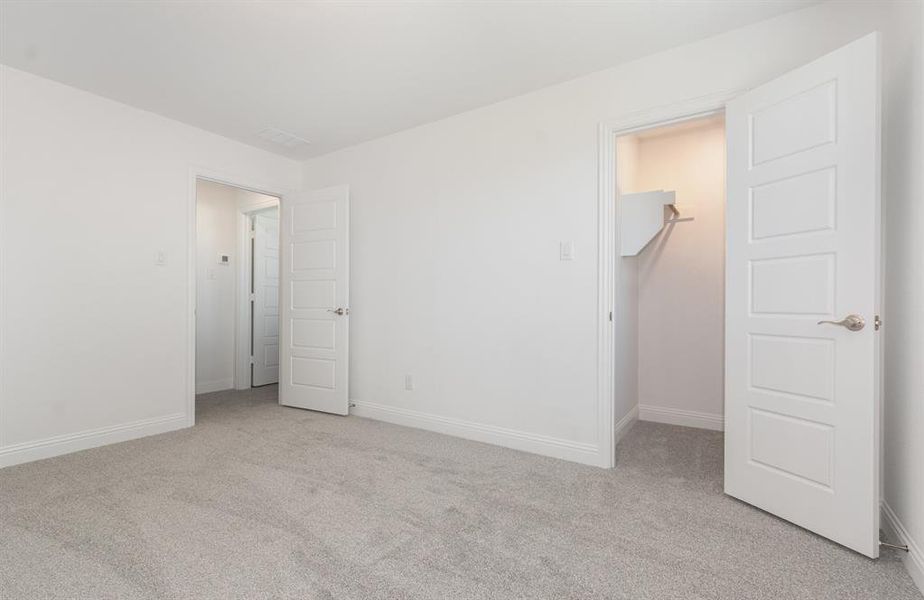 Spacious, unfurnished interior of a new home in Stone Henge II, Sanger (Image 12).