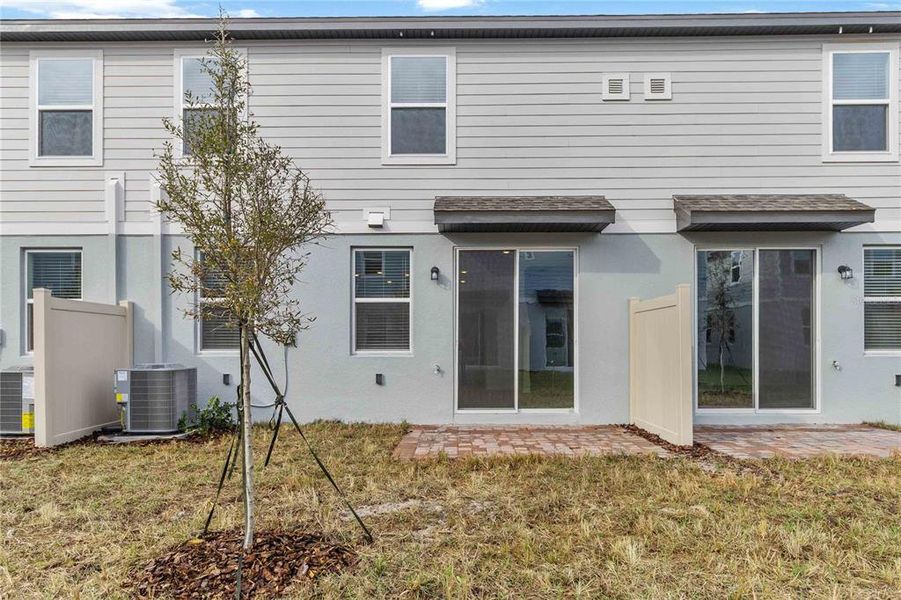 Exterior details and patio area of a home in , St. Cloud (Image 4).
