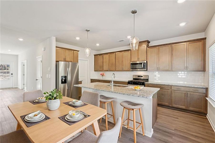 Furnished interior view inside a new home in Ivey Township, Dallas (Image 10).