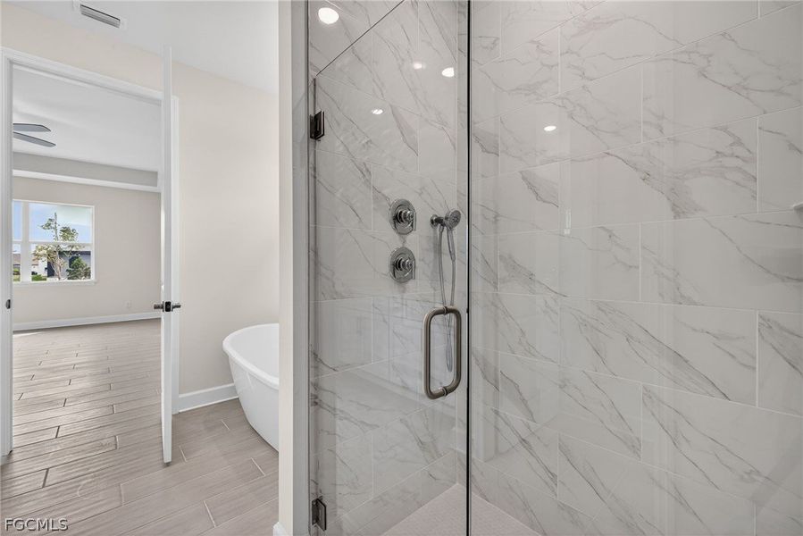 Furnished interior view inside a new home in Cape Coral, Cape Coral (Image 15).