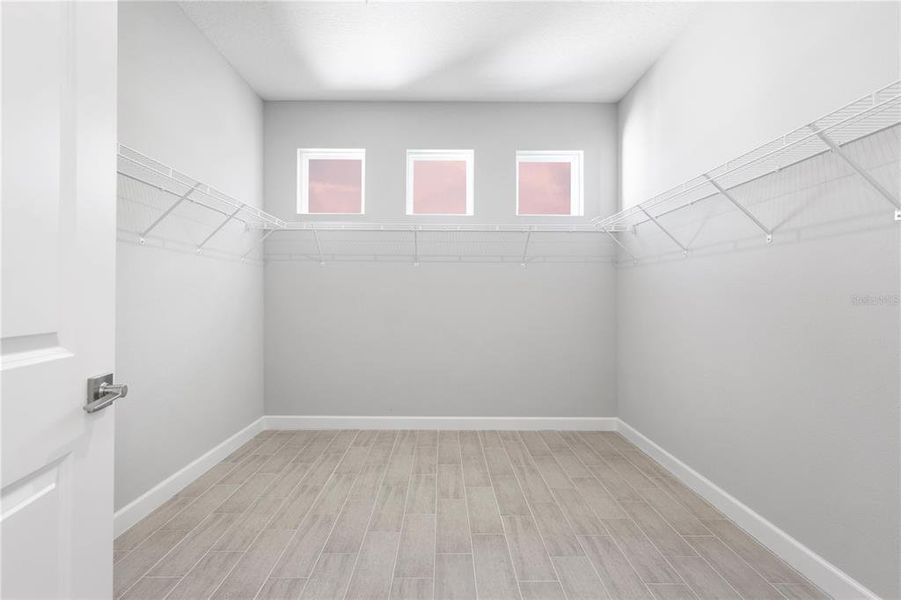 Spacious, unfurnished interior of a new home in , Cape Coral (Image 21).