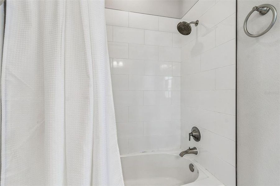 Close-up of interior finishes inside a home in Mirada, San Antonio (Image 19).