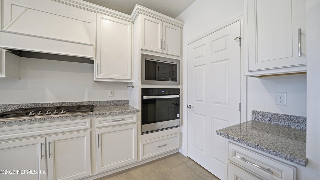Furnished interior view inside a new home in , Yulee (Image 14).