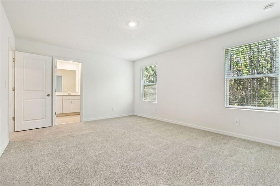 Spacious, unfurnished interior of a new home in Bradford Park, Ormond Beach (Image 27).