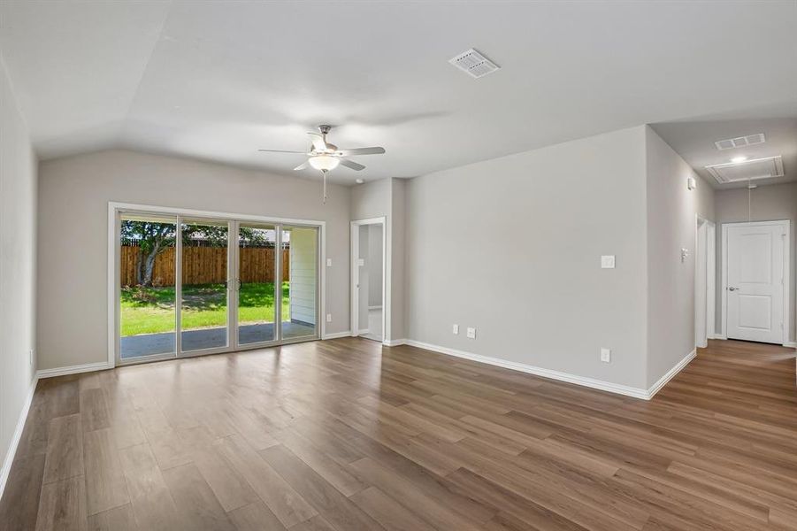 Spacious, unfurnished interior of a new home in Stella Hills, Denton (Image 18).