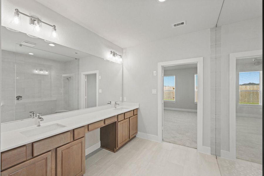 Furnished interior view inside a new home in Briarwood Crossing, Rosenberg (Image 4).