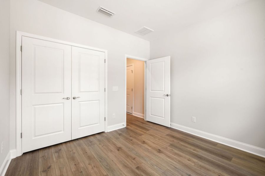 Spacious, unfurnished interior of a new home in Sun City Hilton Head, Bluffton (Image 21).