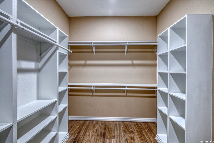 Spacious, unfurnished interior of a new home in , Uvalde (Image 26).