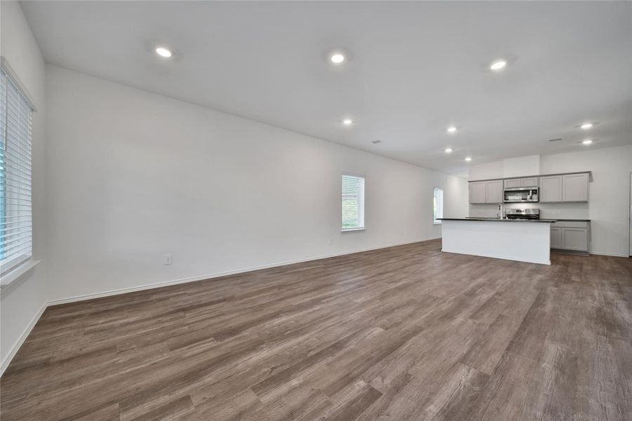 Spacious, unfurnished interior of a new home in Breckenridge Forest, Spring (Image 26).