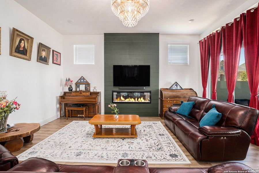 Furnished interior view inside a new home in Mesa Western, Cibolo (Image 9).