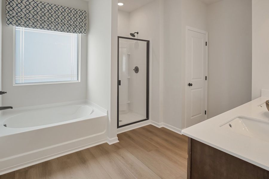 Spacious, unfurnished interior of a new home in Hampshire Hills, Columbia (Image 18).