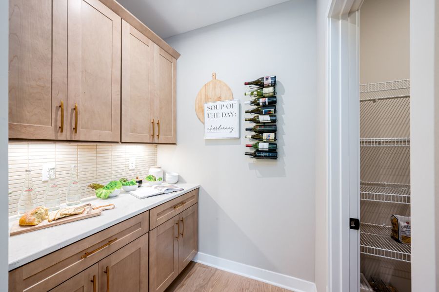 Representative furnished interior of a home built from the Finley by Fischer Homes in Twin Lakes, Hoschton (Image 17).