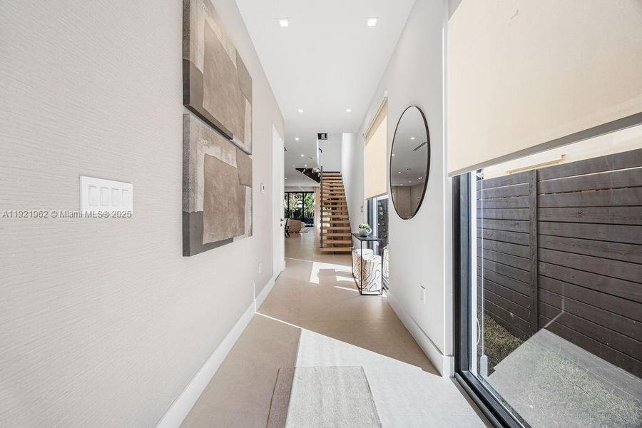 Furnished interior view inside a new home in , Fort Lauderdale (Image 70).
