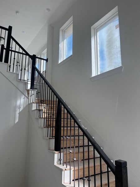 Spacious, unfurnished interior of a new home in Wood Leaf Reserve, Tomball (Image 13).