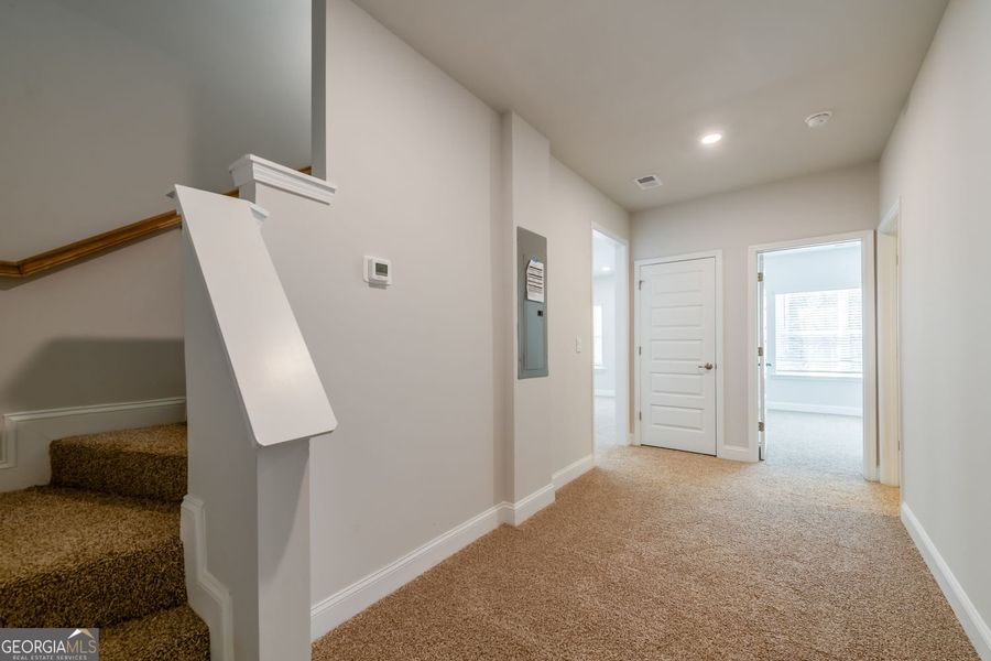 Spacious, unfurnished interior of a new home in Carson's Walk, Macon (Image 27).