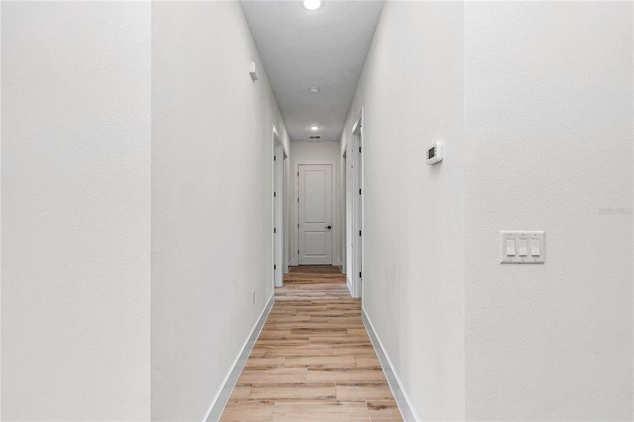 Spacious, unfurnished interior of a new home in , Ocala (Image 20).