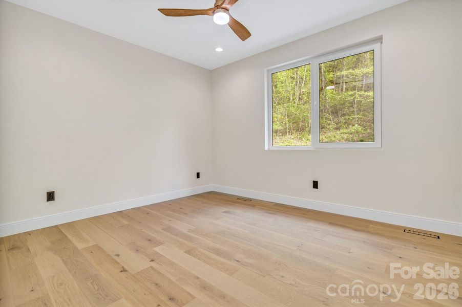 Spacious, unfurnished interior of a new home in , Leicester (Image 39).