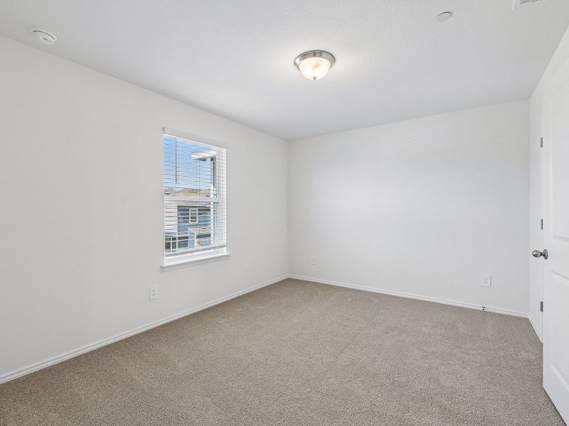 Spacious, unfurnished interior of a new home in Turner's Village, Buda (Image 12).