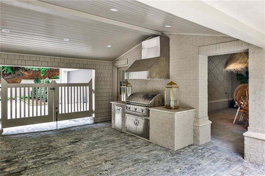 Furnished interior view inside a new home in , Atlanta (Image 19).