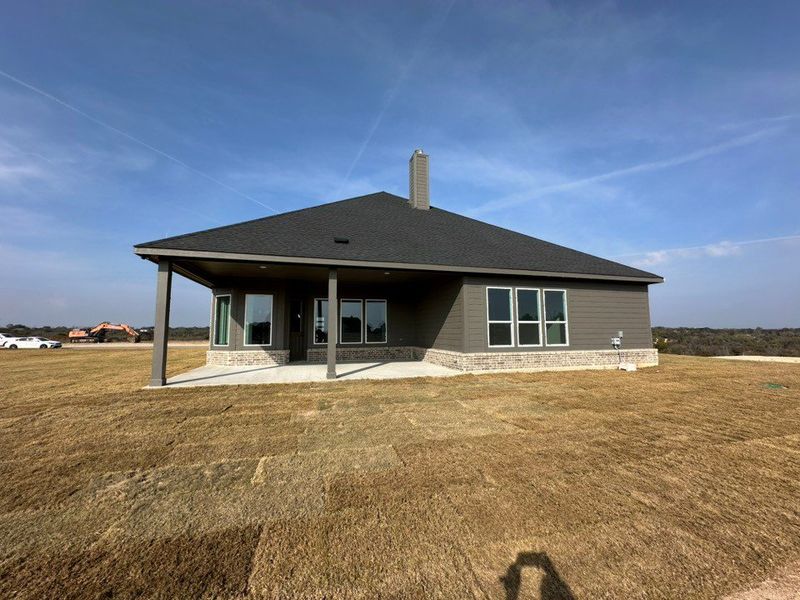 Exterior details and patio area of a home in Eagle Ridge Estates, Weatherford (Image 3).