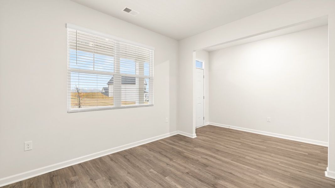 Spacious, unfurnished interior of a new home in Captain's Corner, Grovetown (Image 15).