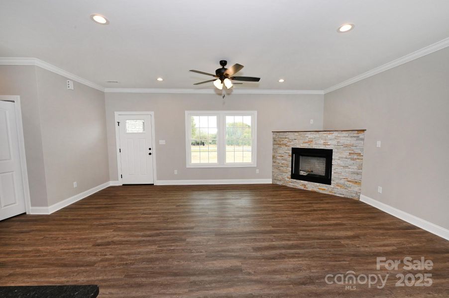 Spacious, unfurnished interior of a new home in , Hickory (Image 34).