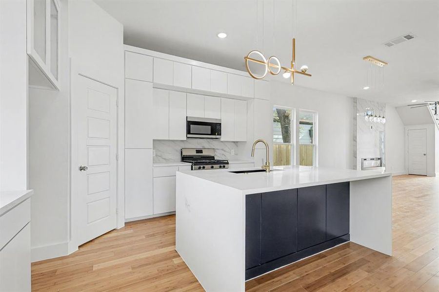 Furnished interior view inside a new home in , Dallas (Image 7). Furnished interior view inside a new home in , Dallas (Image 7).