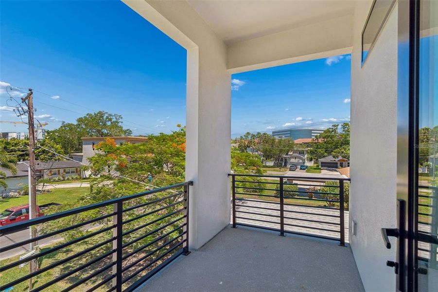 Exterior details and patio area of a home in , Tampa (Image 32).