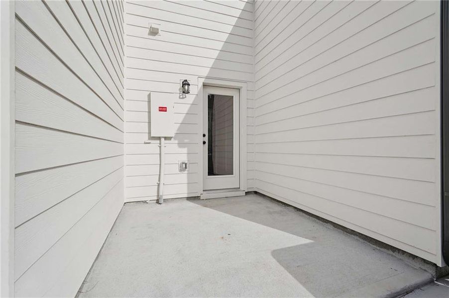 Exterior details and patio area of a home in Park Vue, Atlanta (Image 3).