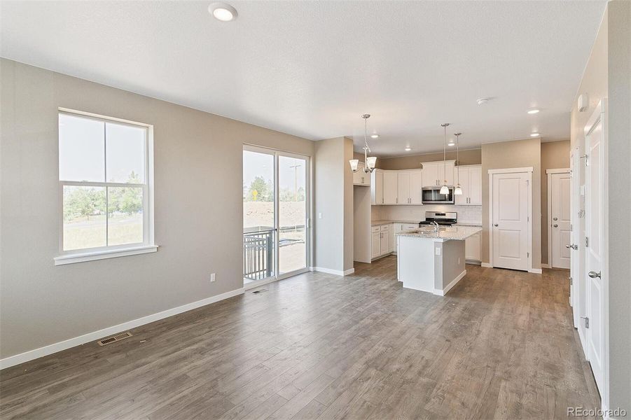 Spacious, unfurnished interior of a new home in Settlers Crossing, Commerce City (Image 10). Spacious, unfurnished interior of a new home in Settlers Crossing, Commerce City (Image 10).