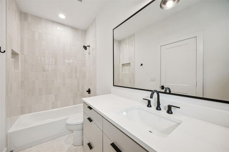 Furnished interior view inside a new home in , Dallas (Image 13).