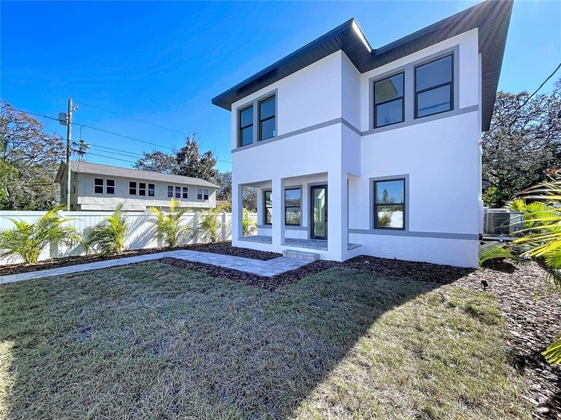 Exterior details and patio area of a home in , St. Petersburg (Image 4).