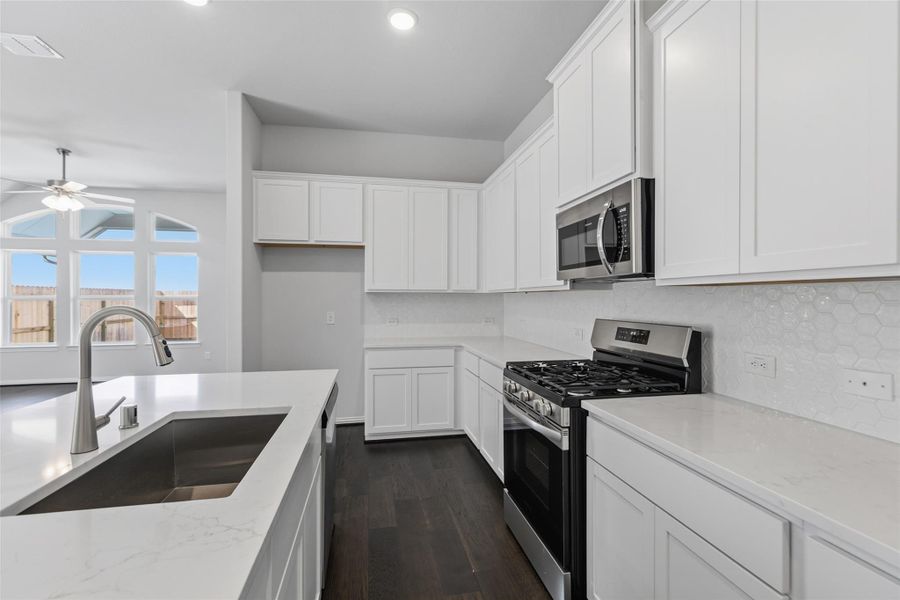 Furnished interior view inside a new home in Westland Ranch, League City (Image 10). Furnished interior view inside a new home in Westland Ranch, League City (Image 10).