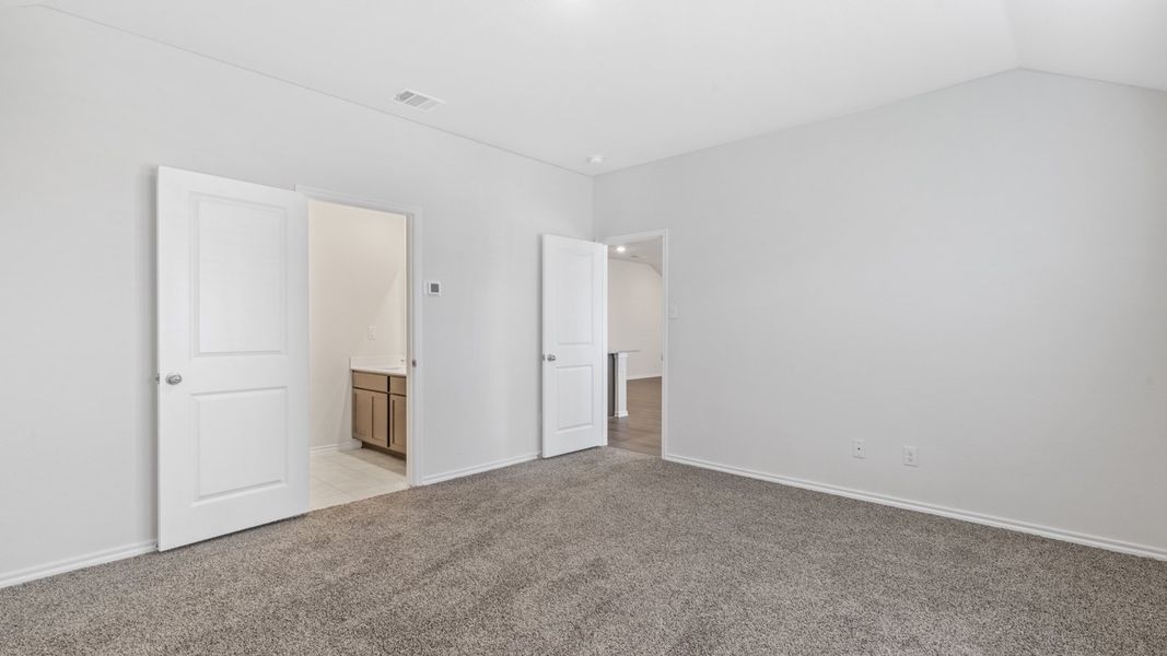 Spacious, unfurnished interior of a new home in Northspur, Terrell (Image 26).