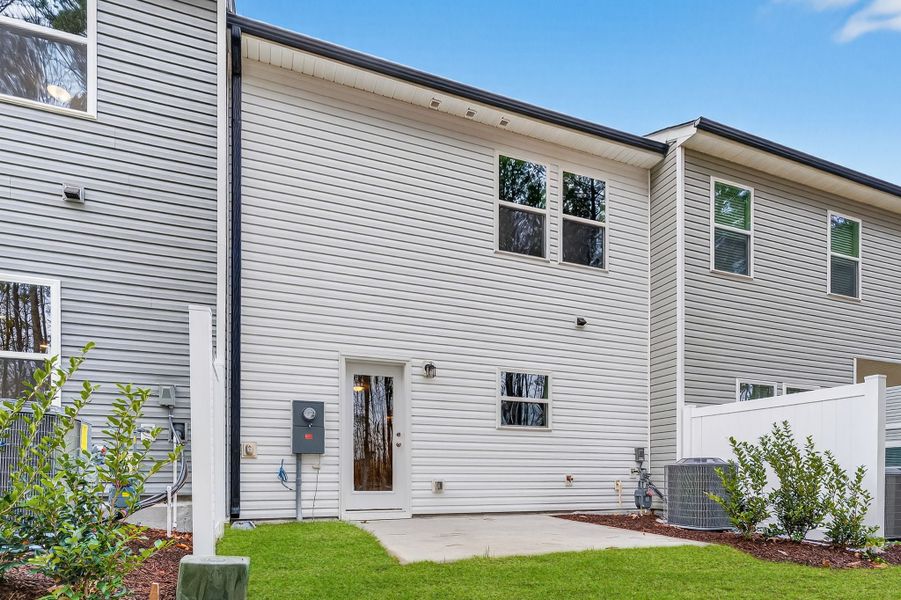 574 Barrington Row Avenue, Zebulon, NC.  - Slide 9