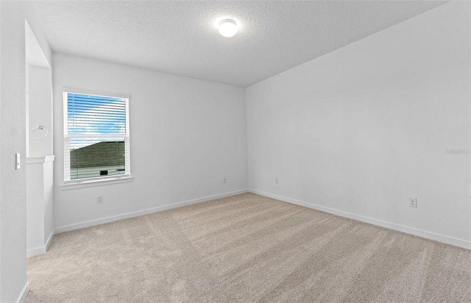 Spacious, unfurnished interior of a new home in Riverwood, Zephyrhills (Image 20).
