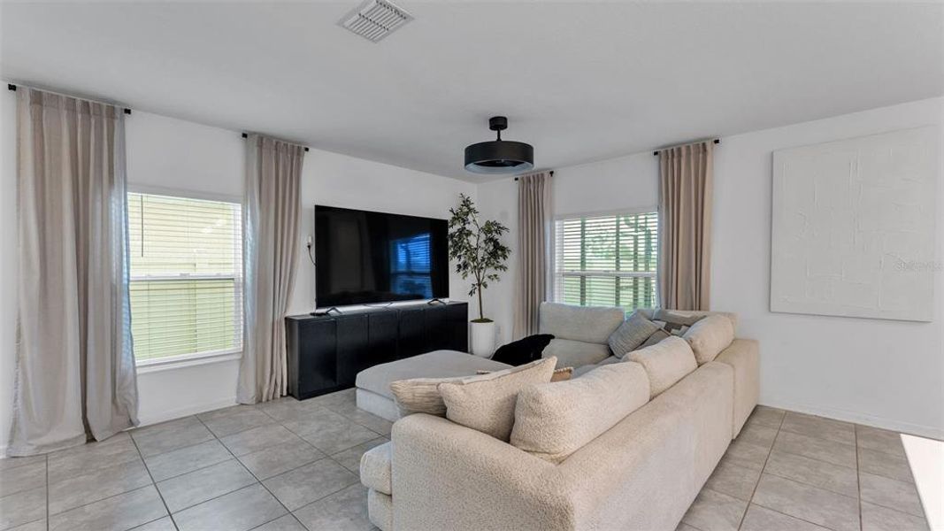 Furnished interior view inside a new home in , Winter Haven (Image 13).