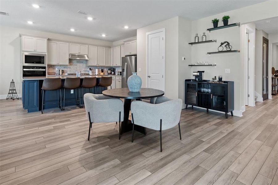 Furnished interior view inside a new home in , Montverde (Image 8).