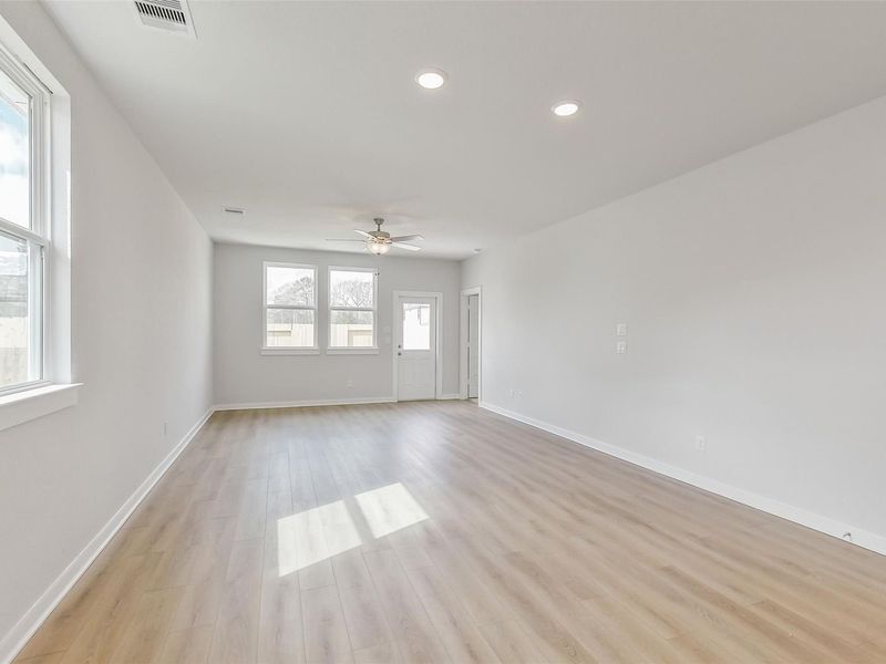 Spacious, unfurnished interior of a new home in Liberty Estates, Cleveland (Image 28).