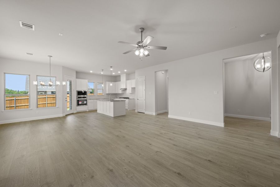 Spacious, unfurnished interior of a new home in Sheppard's Place, Waxahachie (Image 18). Spacious, unfurnished interior of a new home in Sheppard's Place, Waxahachie (Image 18).