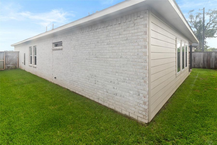 Image 21 of a home in Woodshore. Image 21 of a home in Woodshore.