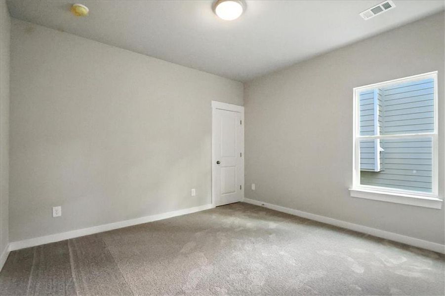 Spacious, unfurnished interior of a new home in , Jefferson (Image 28).