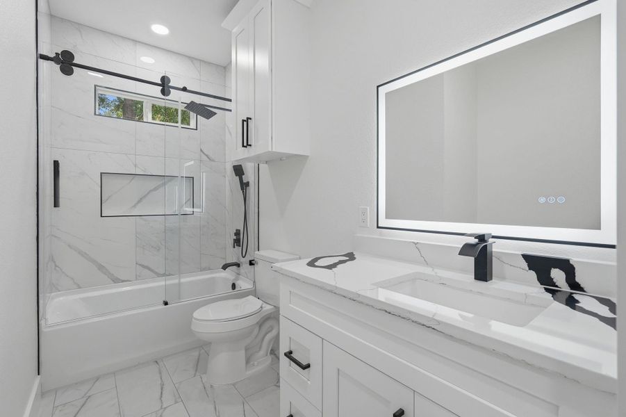 Furnished interior view inside a new home in , Conroe (Image 12).