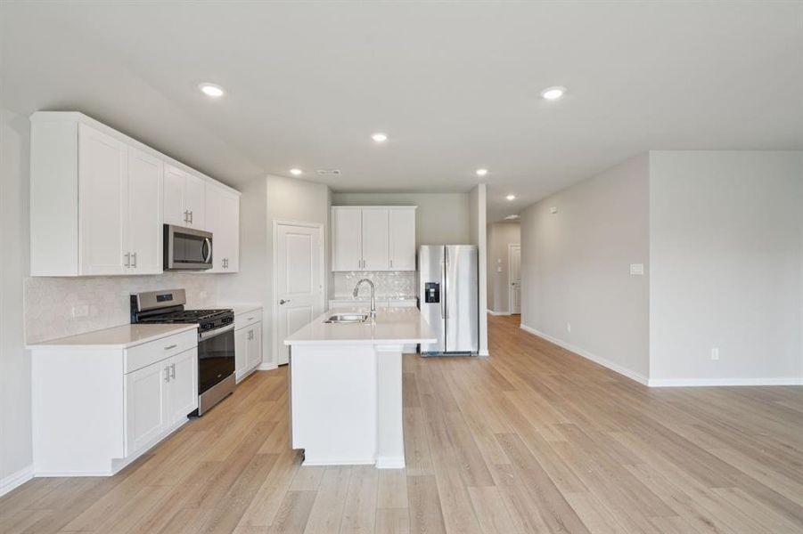 Photo is not of the actual home, but is an inspirational photo of builder’s model home and may depict options, furnishings, and/or decorator features that are not included. Photo is not of the actual home, but is an inspirational photo of builder’s model home and may depict options, furnishings, and/or decorator features that are not included.