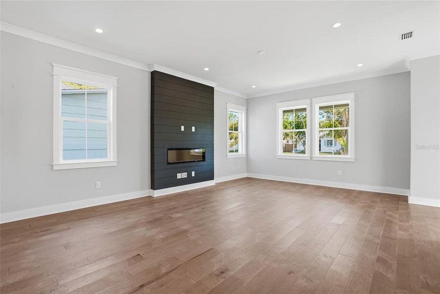 Spacious, unfurnished interior of a new home in , St. Petersburg (Image 49).