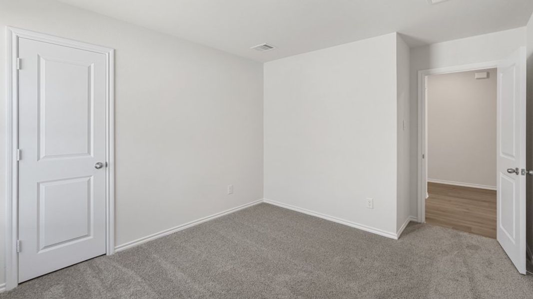 Spacious, unfurnished interior of a new home in Valor Farms, Royse City (Image 16).
