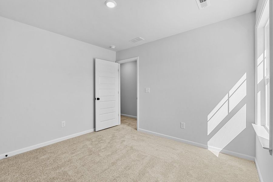 Spacious, unfurnished interior of a new home in Fieldstone, Lexington (Image 42).