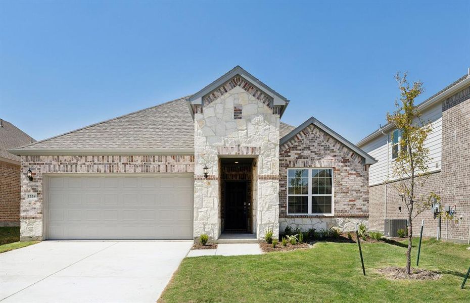 NEW CONSTRUCTION: Beautiful one-story home available at Woodcreek.